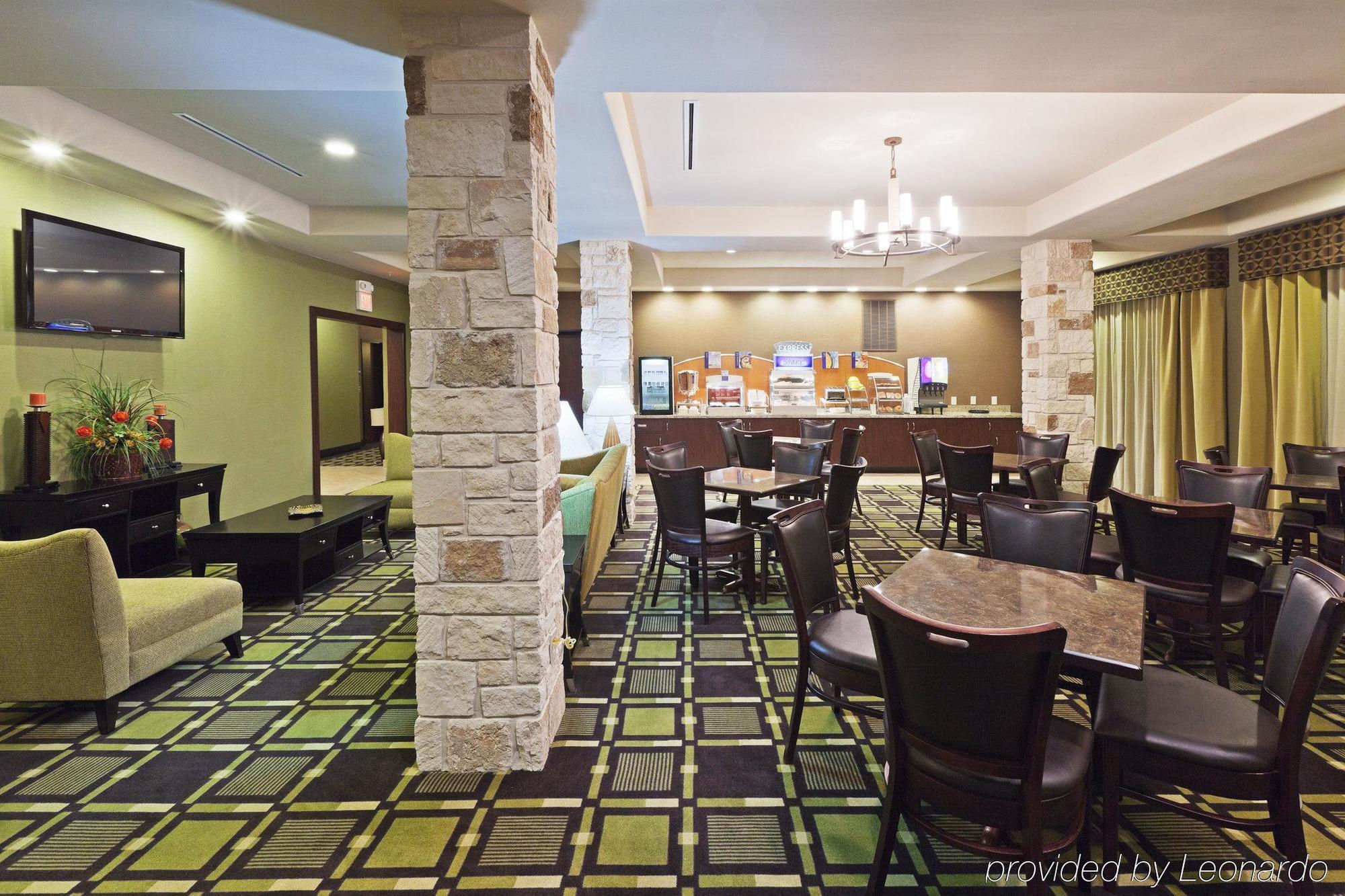 Holiday Inn Express & Suites Brady By Ihg Restaurante foto