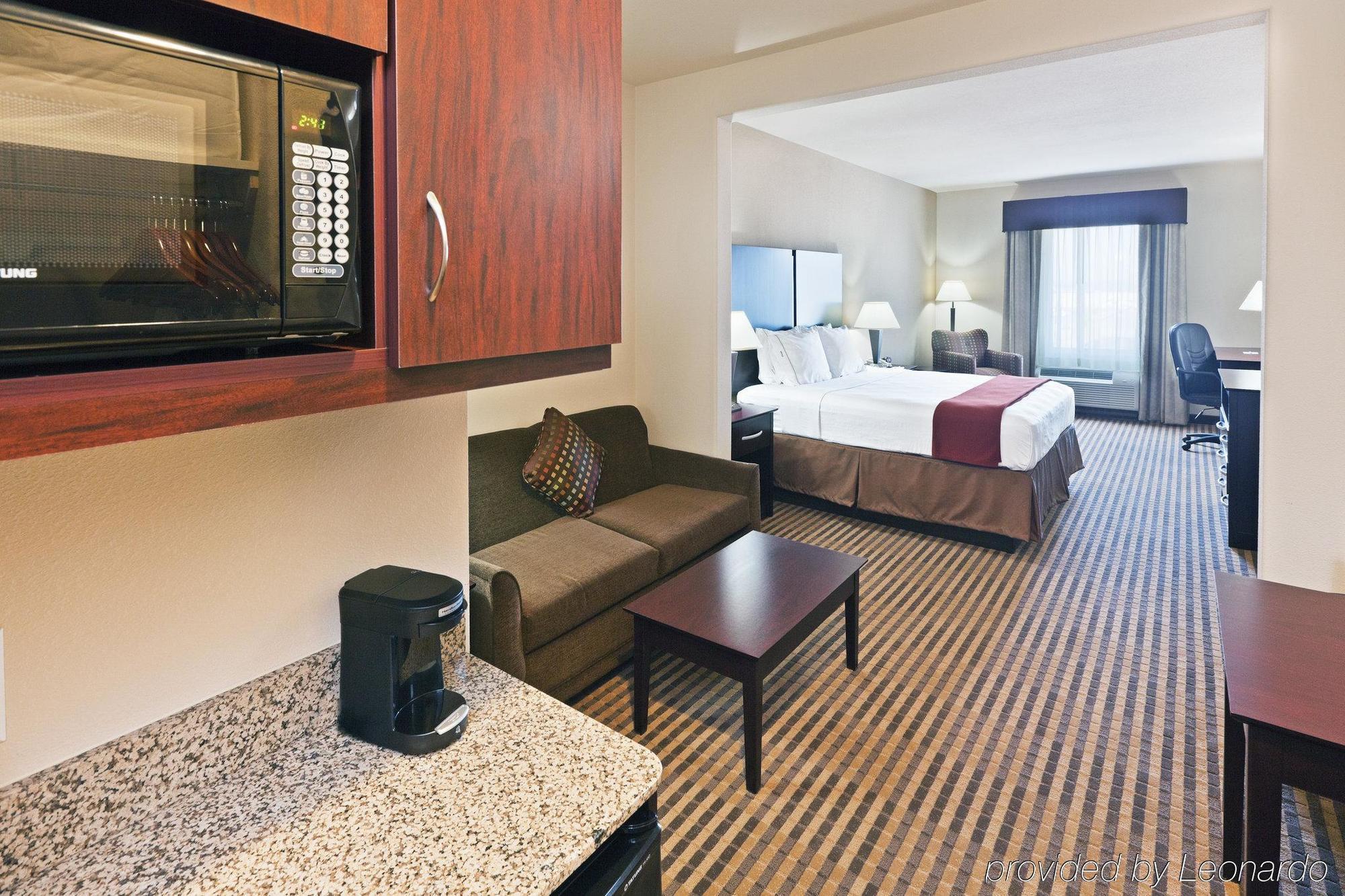 Holiday Inn Express & Suites Brady By Ihg Quarto foto