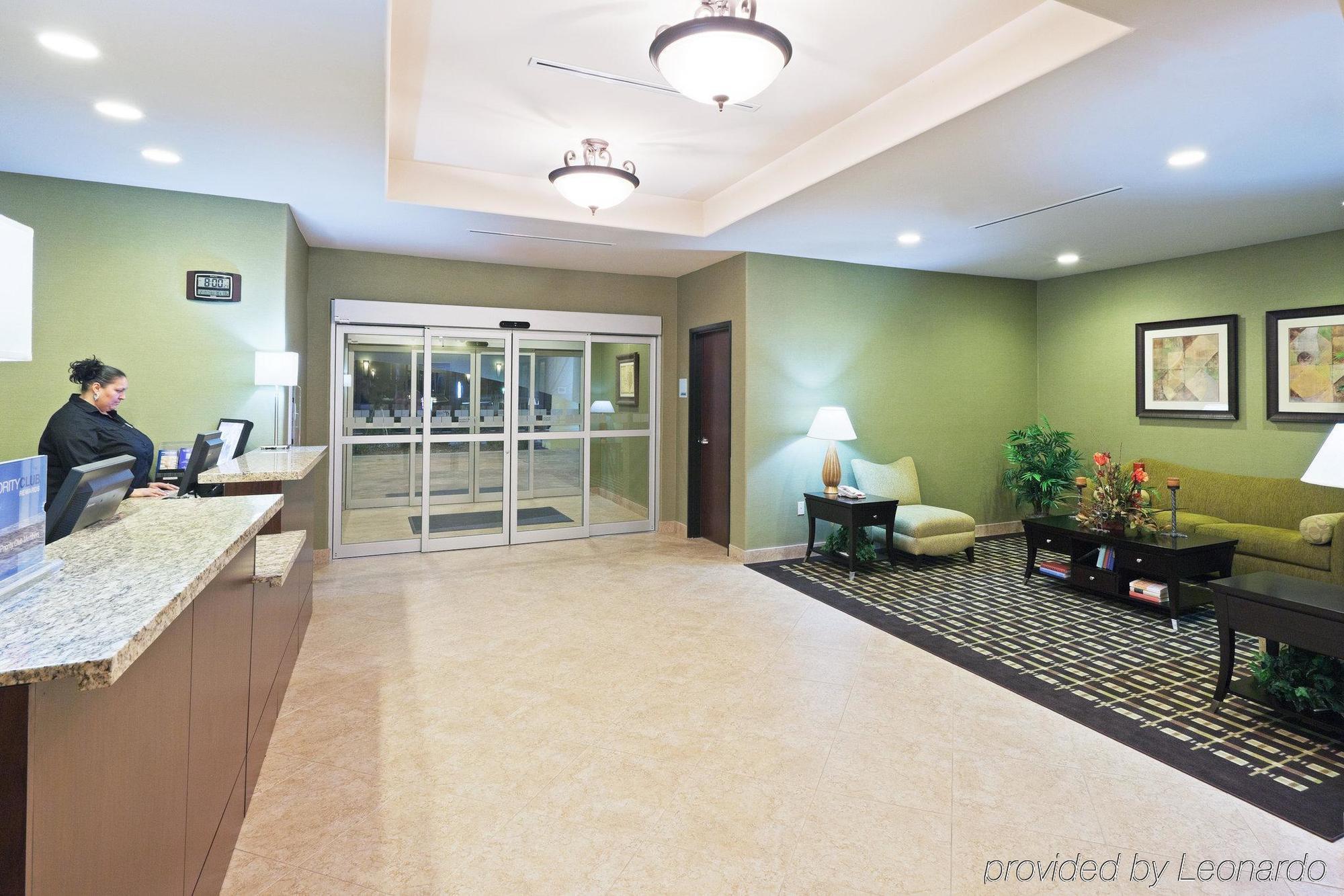 Holiday Inn Express & Suites Brady By Ihg Interior foto