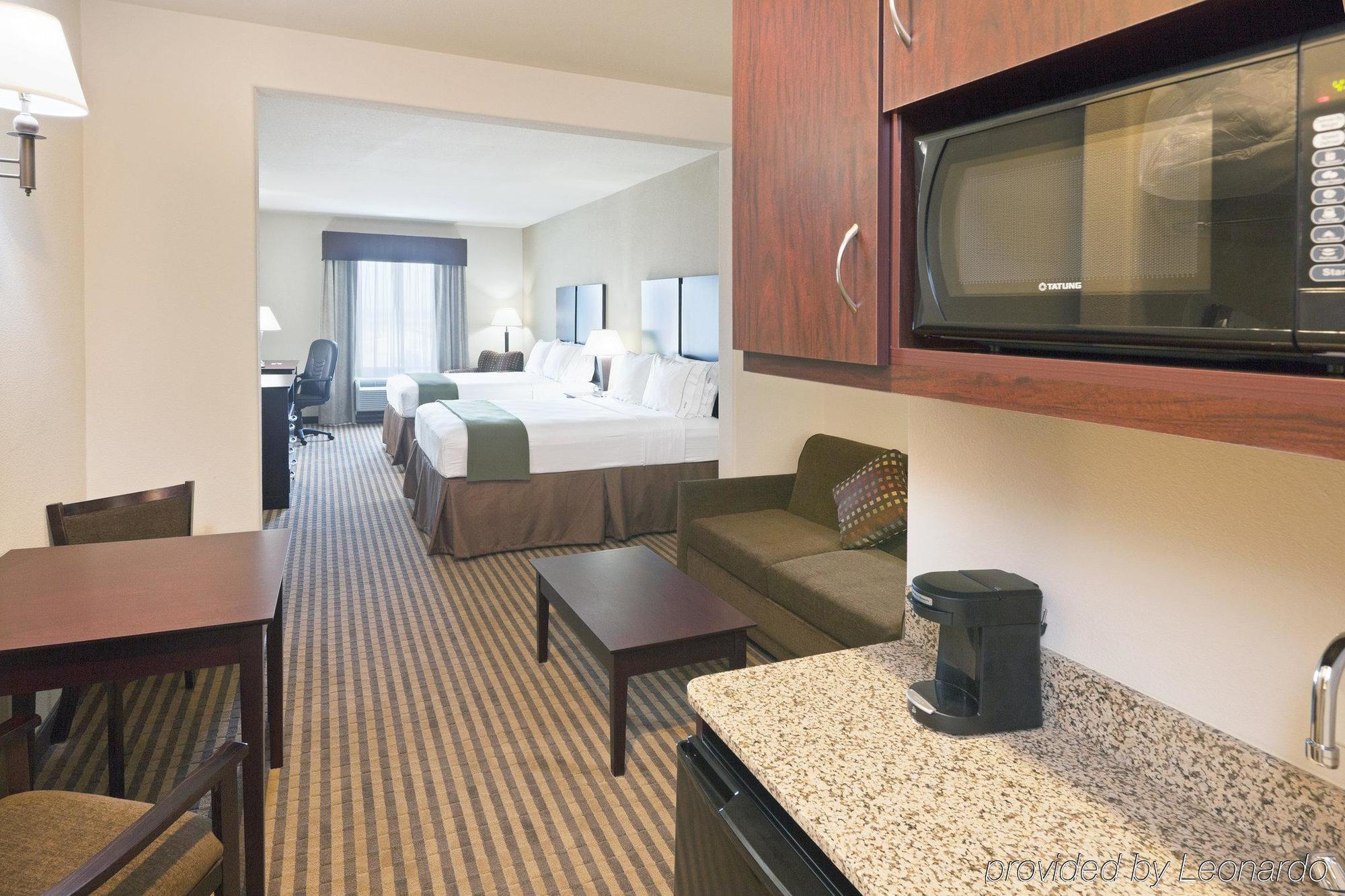 Holiday Inn Express & Suites Brady By Ihg Quarto foto