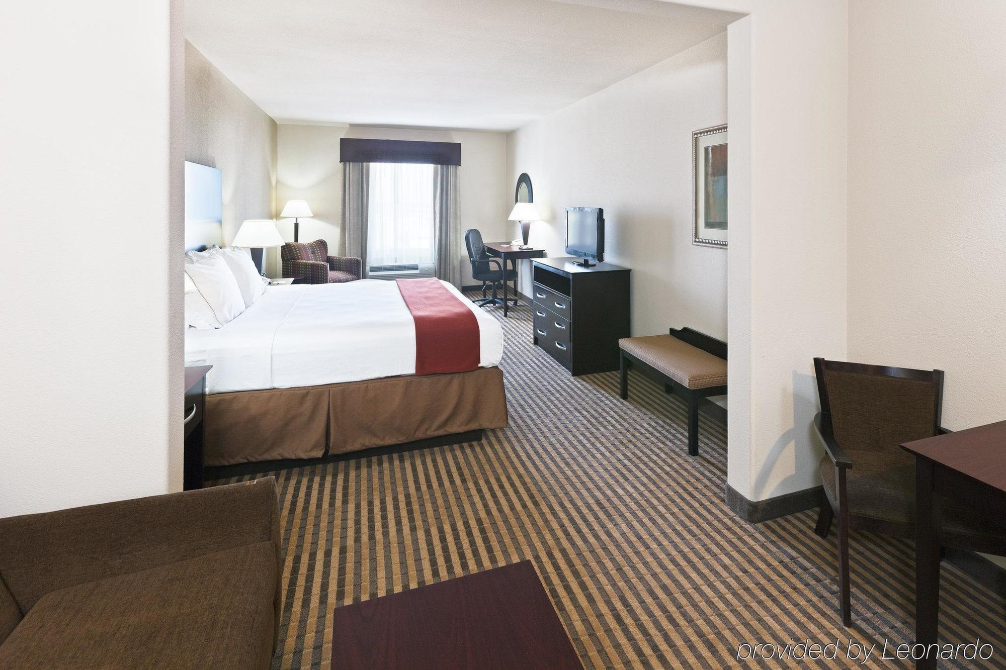 Holiday Inn Express & Suites Brady By Ihg Quarto foto
