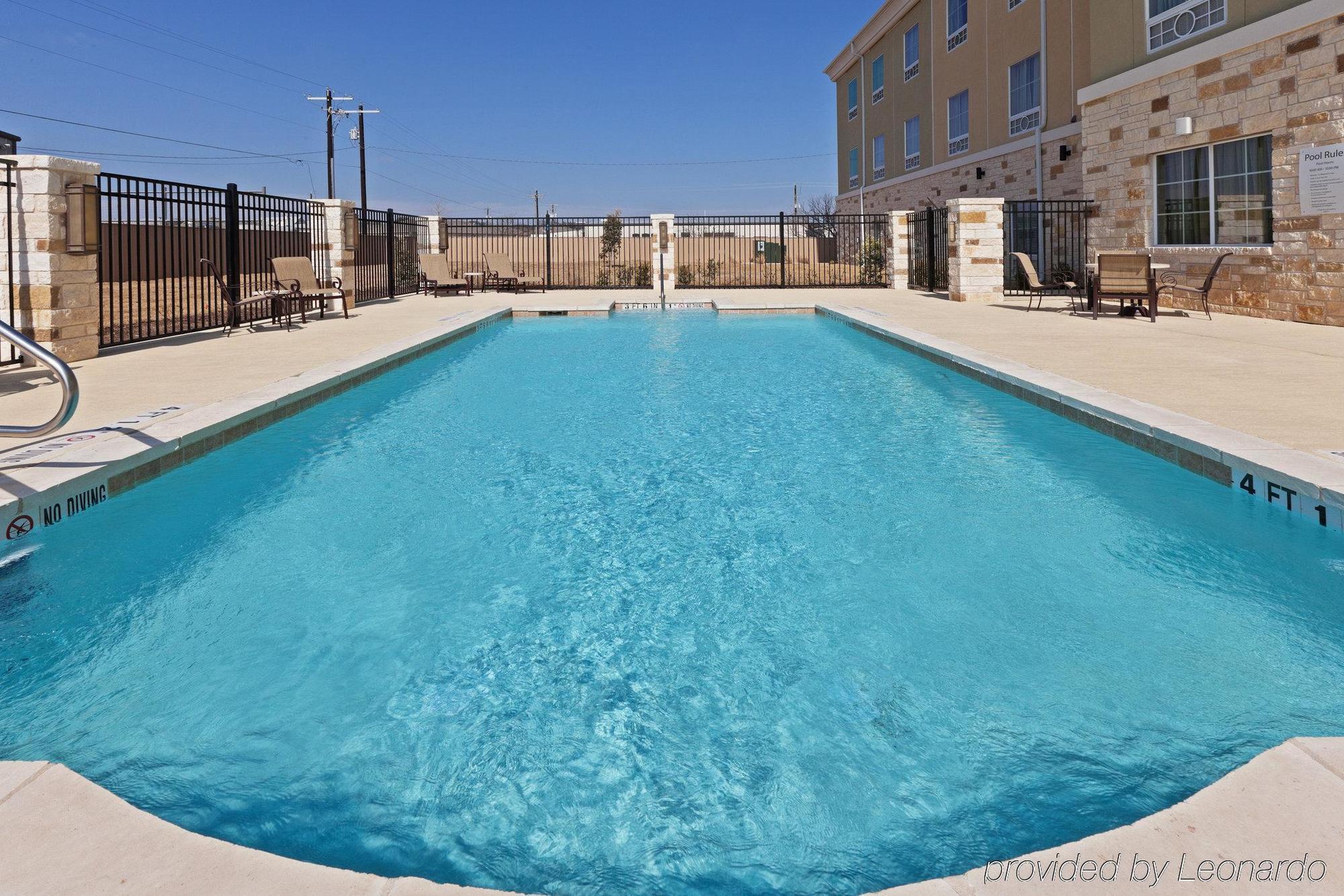 Holiday Inn Express & Suites Brady By Ihg Instalações foto